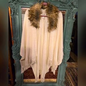 Craft and barrow sweater knit shawl w faux fur trim collar.